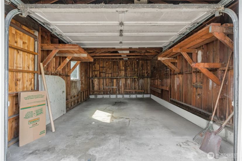 Property photo for 724 N 104th Street, Seattle photo 15