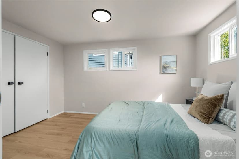 Property photo for 724 N 104th Street, Seattle photo 8