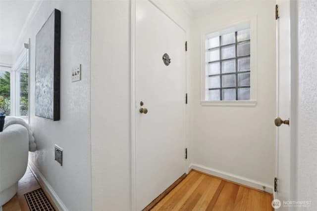 Property photo for 819 Nw 80th Street, Seattle photo 3