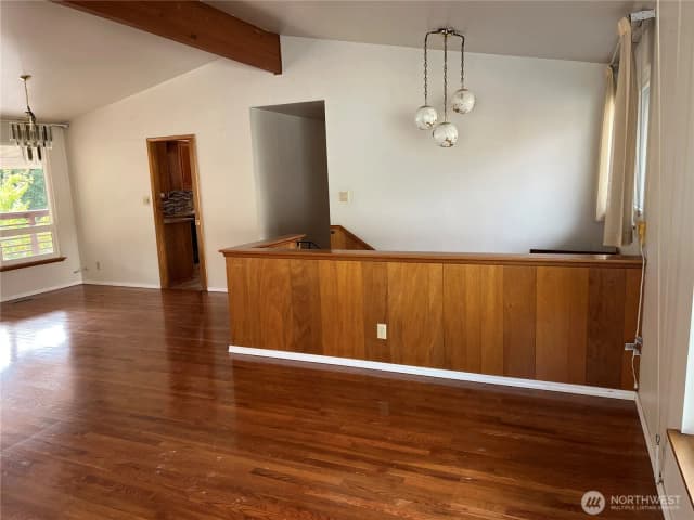 Property photo for 15237 Ne 3rd Street, Bellevue photo 4