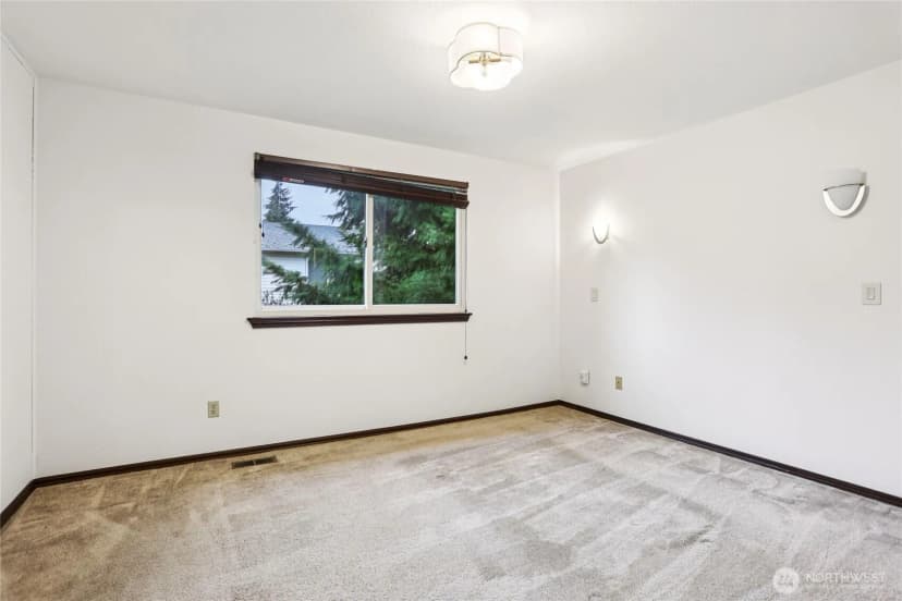 Property photo for 20403 63rd Place W, Lynnwood photo 11