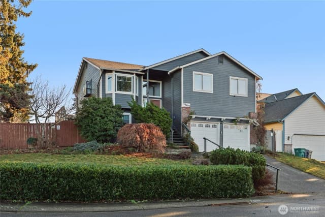 Property photo for 20403 63rd Place W, Lynnwood photo 2