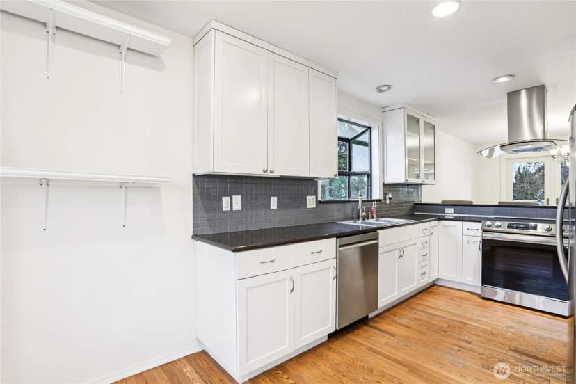 Property photo for 20403 63rd Place W, Lynnwood photo 6
