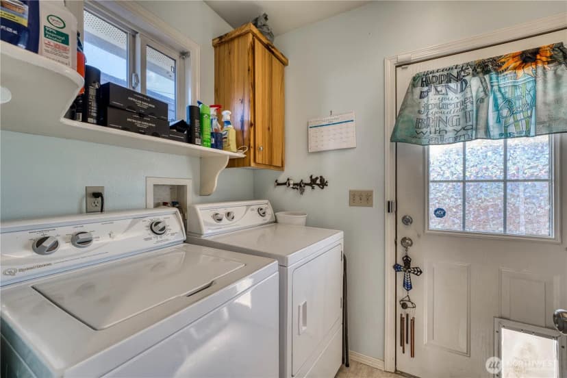 Property photo for 126 W 4th Street, Port Angeles photo 17