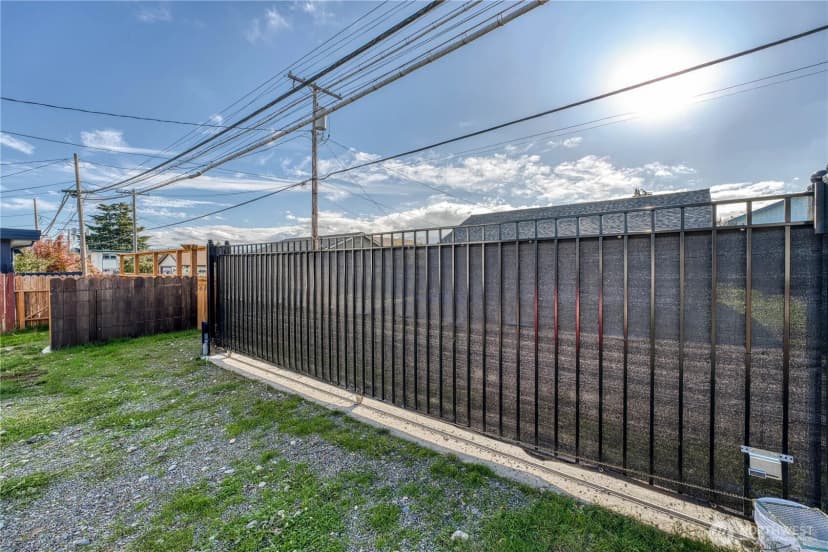 Property photo for 126 W 4th Street, Port Angeles photo 18