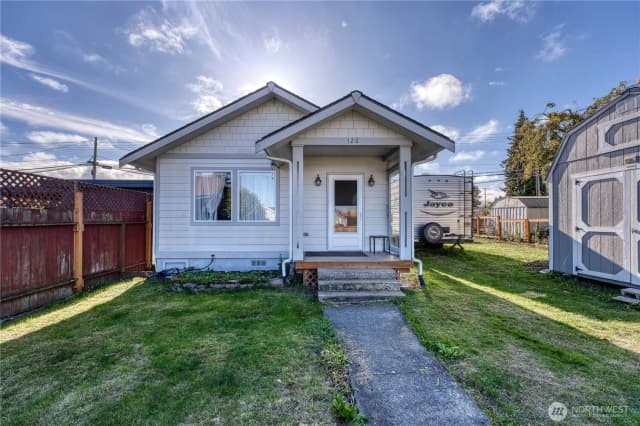 Property photo for 126 W 4th Street, Port Angeles