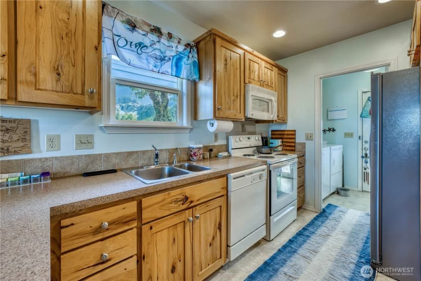 Property photo for 126 W 4th Street, Port Angeles photo 8