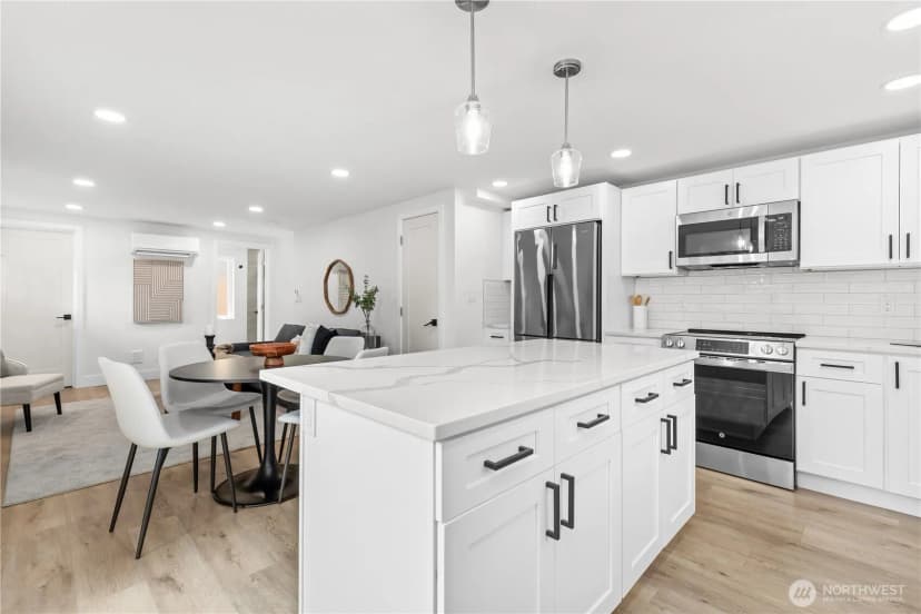 Property photo for 1540 Ne 113th Street, Seattle photo 16