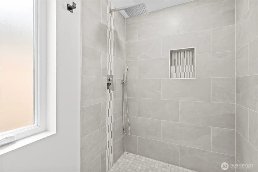 Property photo for 1540 Ne 113th Street, Seattle photo 18