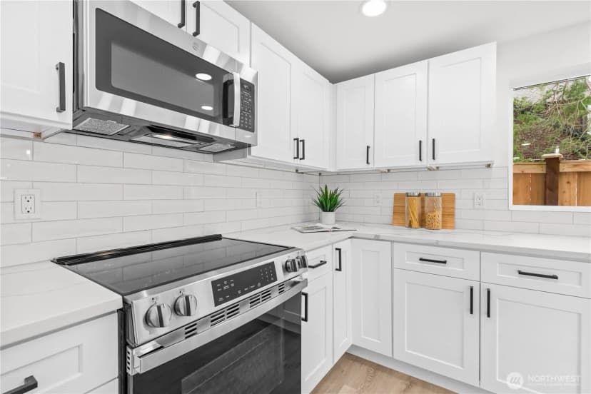 Property photo for 1540 Ne 113th Street, Seattle photo 11