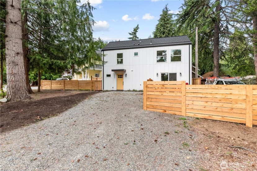 Property photo for 1540 Ne 113th Street, Seattle photo 35