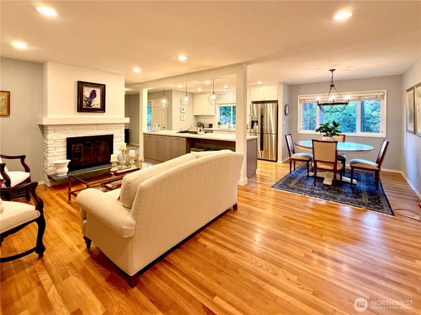 Property photo for 15934 Se 41st Place, Bellevue photo 4