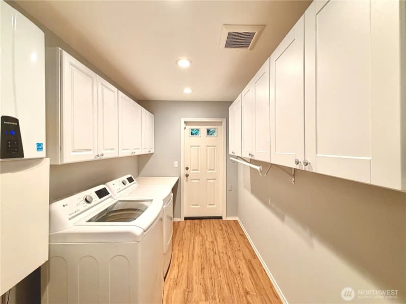 Property photo for 15934 Se 41st Place, Bellevue photo 19