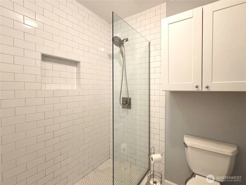 Property photo for 15934 Se 41st Place, Bellevue photo 12