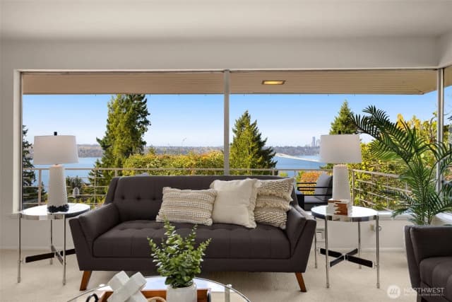 Property photo for 3011 70th Avenue Se, Mercer Island photo 2