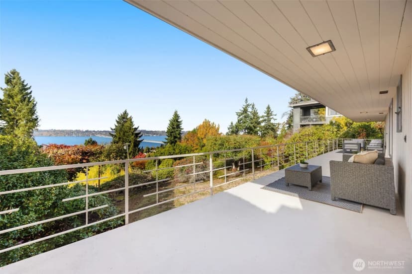 Property photo for 3011 70th Avenue Se, Mercer Island photo 8