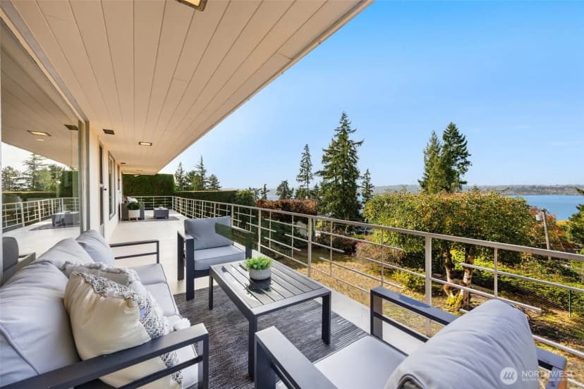 Property photo for 3011 70th Avenue Se, Mercer Island photo 7