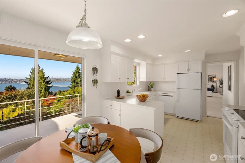 Property photo for 3011 70th Avenue Se, Mercer Island photo 12