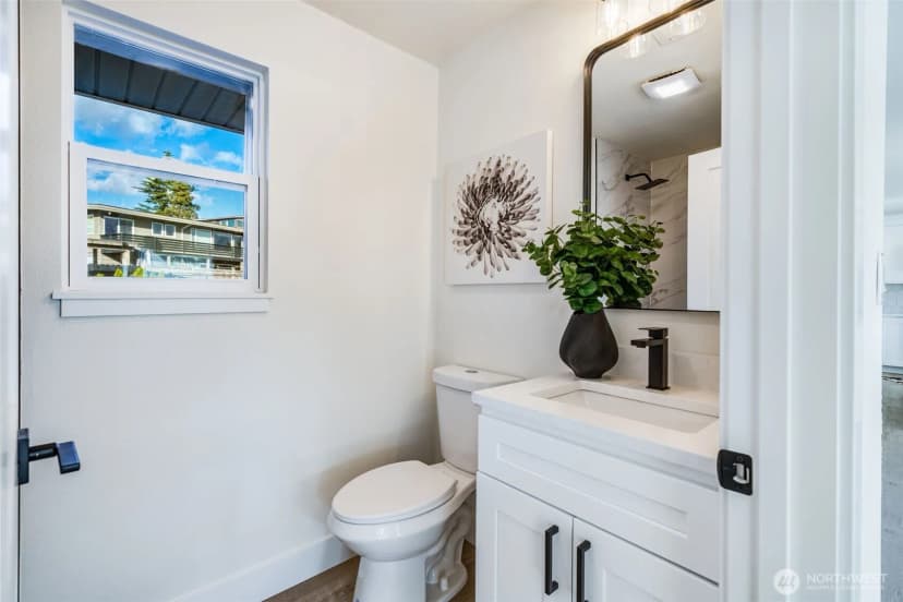 Property photo for 10650 Marine View Drive Sw, Seattle photo 11