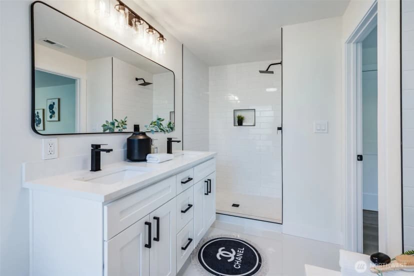 Property photo for 10650 Marine View Drive Sw, Seattle photo 15