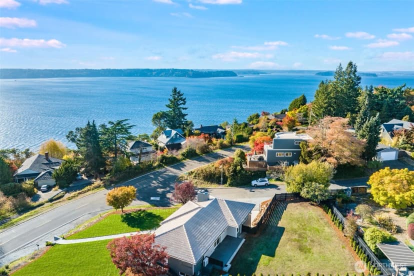Property photo for 10650 Marine View Drive Sw, Seattle photo 37
