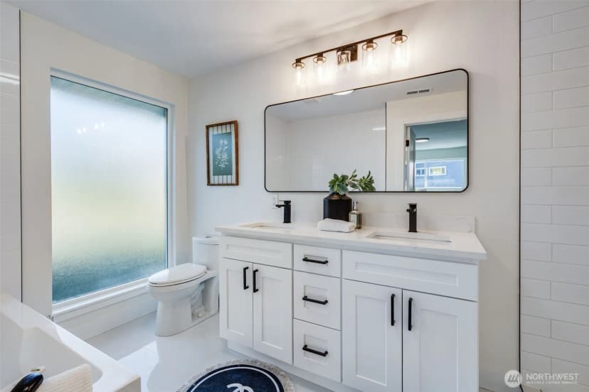 Property photo for 10650 Marine View Drive Sw, Seattle photo 14