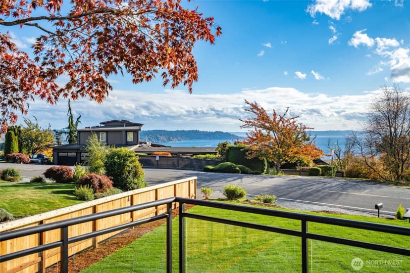 Property photo for 10650 Marine View Drive Sw, Seattle photo 27