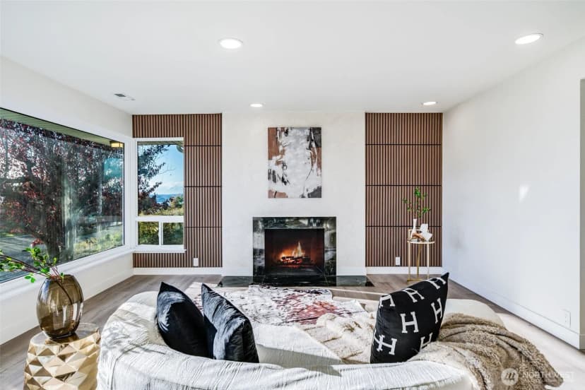 Property photo for 10650 Marine View Drive Sw, Seattle photo 3