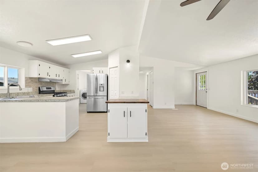 Property photo for 8356 Seawan Place, Blaine photo 12