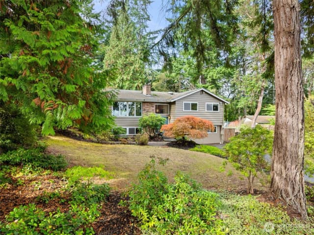 Property photo for 17015 32nd Avenue Ne, Lake Forest Park photo 3