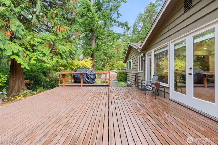 Property photo for 17015 32nd Avenue Ne, Lake Forest Park photo 31