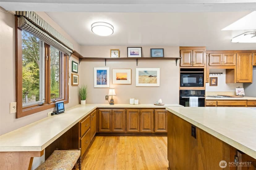 Property photo for 17015 32nd Avenue Ne, Lake Forest Park photo 9