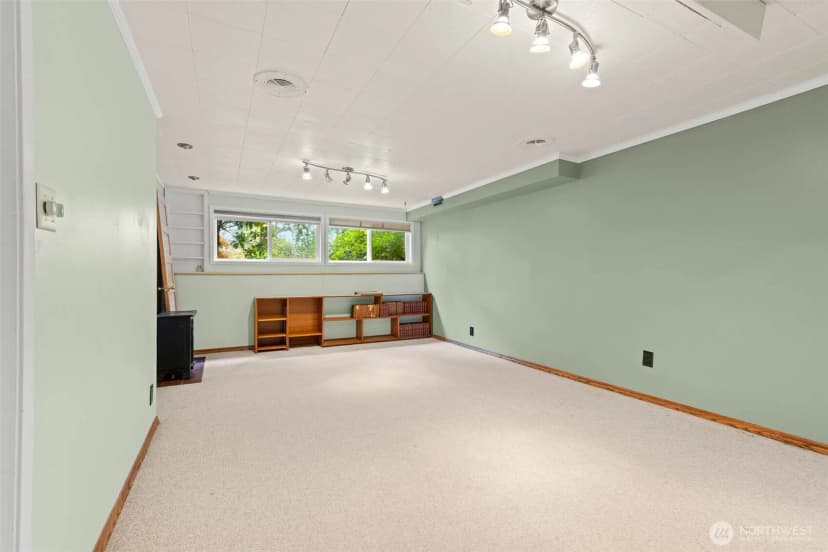Property photo for 17015 32nd Avenue Ne, Lake Forest Park photo 25