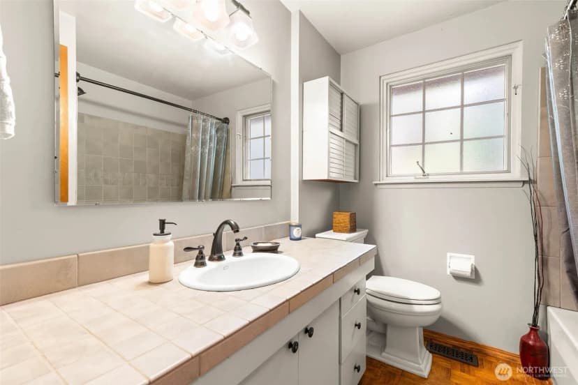 Property photo for 17015 32nd Avenue Ne, Lake Forest Park photo 21