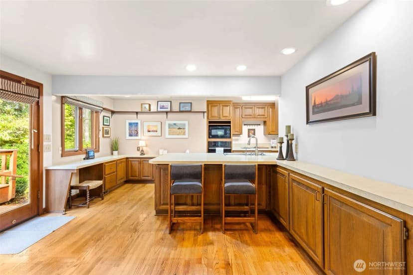 Property photo for 17015 32nd Avenue Ne, Lake Forest Park photo 10