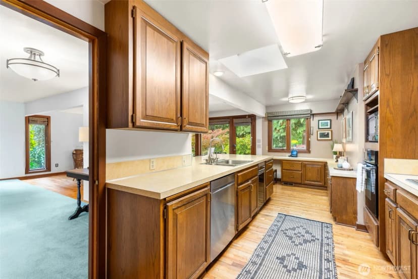 Property photo for 17015 32nd Avenue Ne, Lake Forest Park photo 8