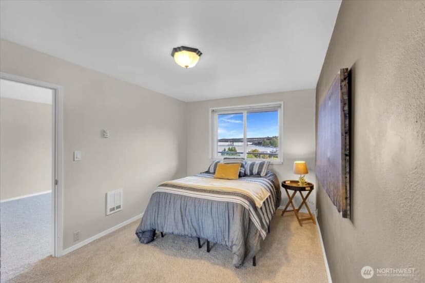 Property photo for 720 Lakeside Avenue S #406, Seattle photo 11