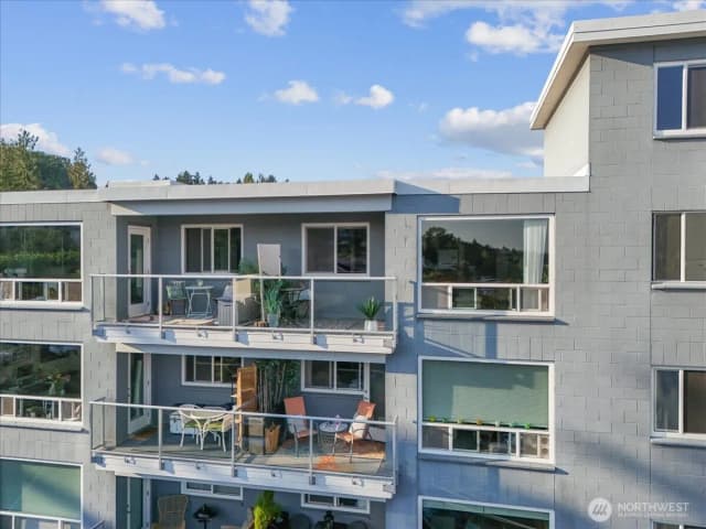Property photo for 720 Lakeside Avenue S #406, Seattle photo 3