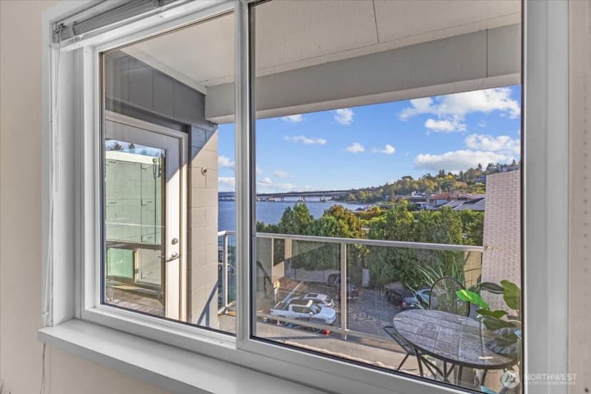 Property photo for 720 Lakeside Avenue S #406, Seattle photo 15