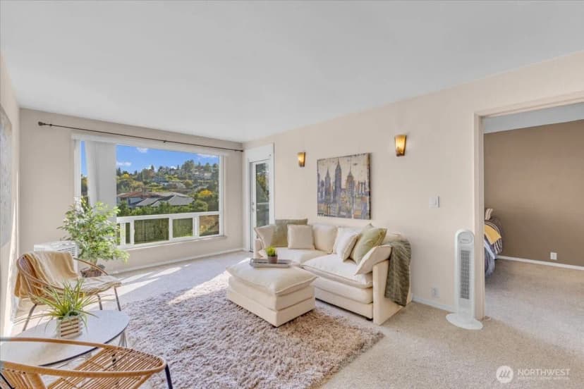 Property photo for 720 Lakeside Avenue S #406, Seattle photo 7