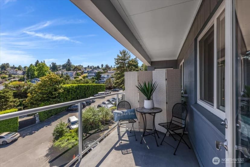 Property photo for 720 Lakeside Avenue S #406, Seattle photo 20