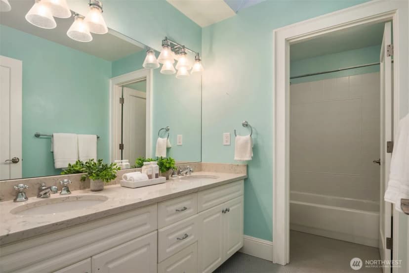 Property photo for 10475 Se 23rd Street, Bellevue photo 19