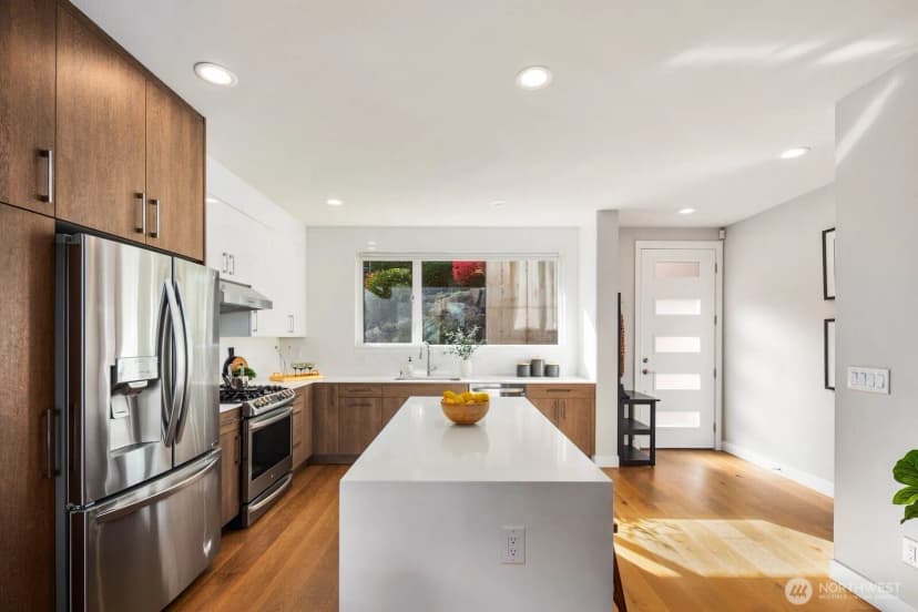 Property photo for 2802 S Alaska Place, Seattle photo 10