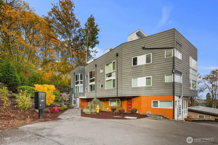 Property photo for 2802 S Alaska Place, Seattle photo 2