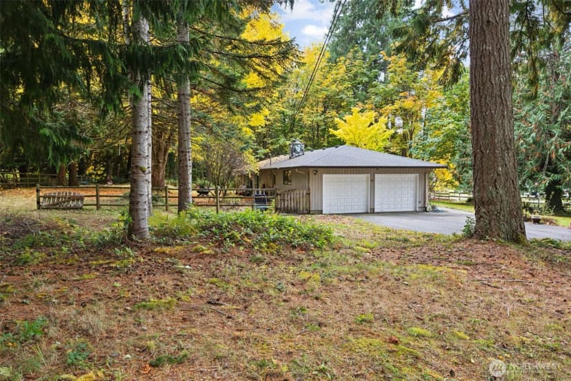 Property photo for 5700 Cooper Point Road Nw, Olympia photo 2