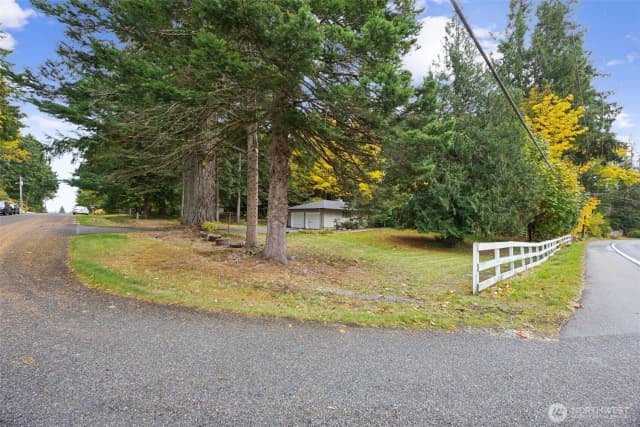 Property photo for 5700 Cooper Point Road Nw, Olympia photo 3