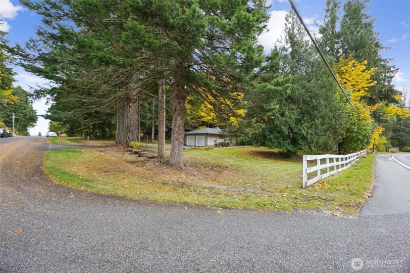 Property photo for 5700 Cooper Point Road Nw, Olympia photo 3