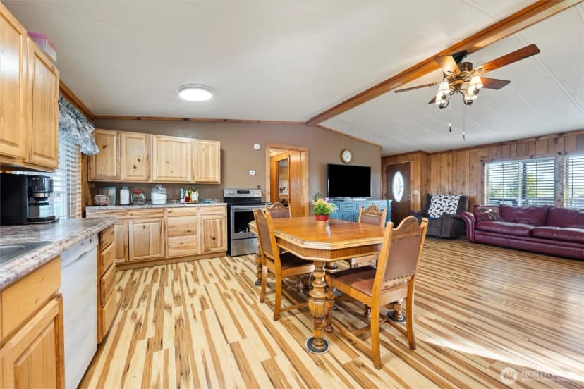Property photo for 4372 Road 20 Ne, Soap Lake photo 11