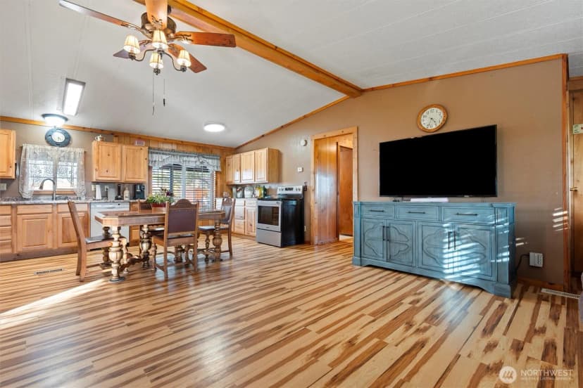 Property photo for 4372 Road 20 Ne, Soap Lake photo 16