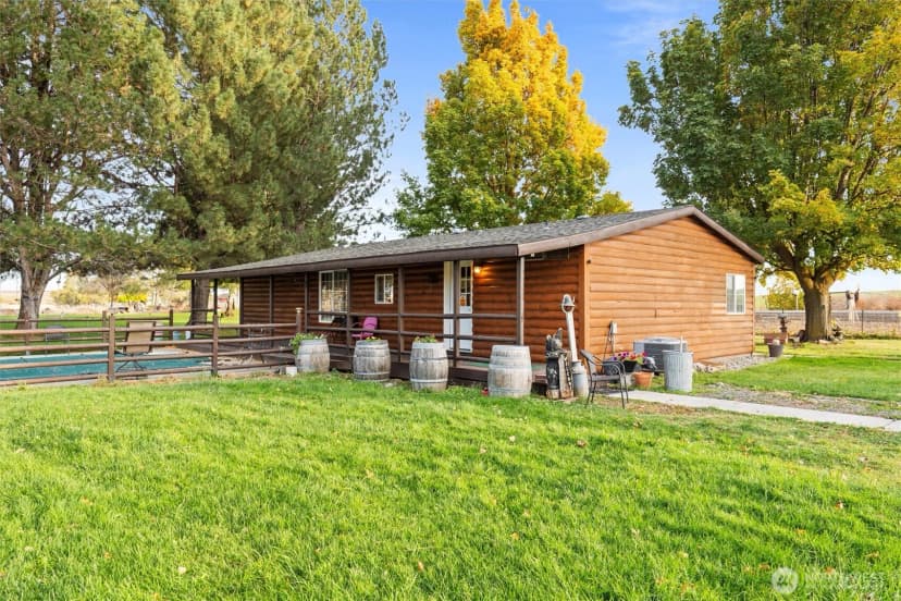 Property photo for 4372 Road 20 Ne, Soap Lake photo 37